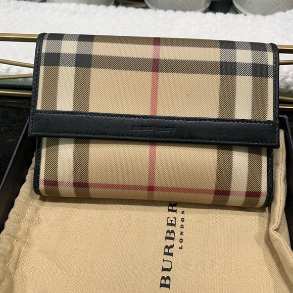 Burberry Set. Purse and matching wallet - Picture 4 of 8